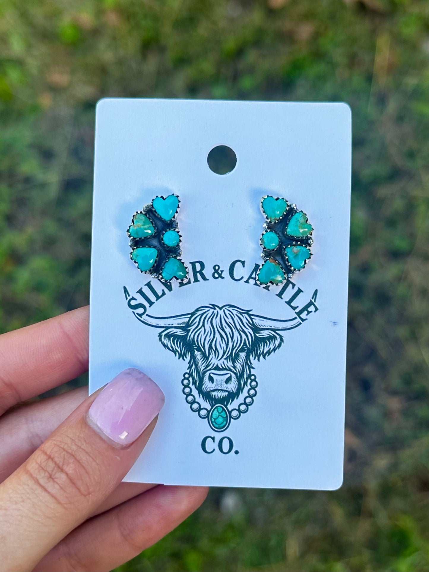 Heart half cluster earrings