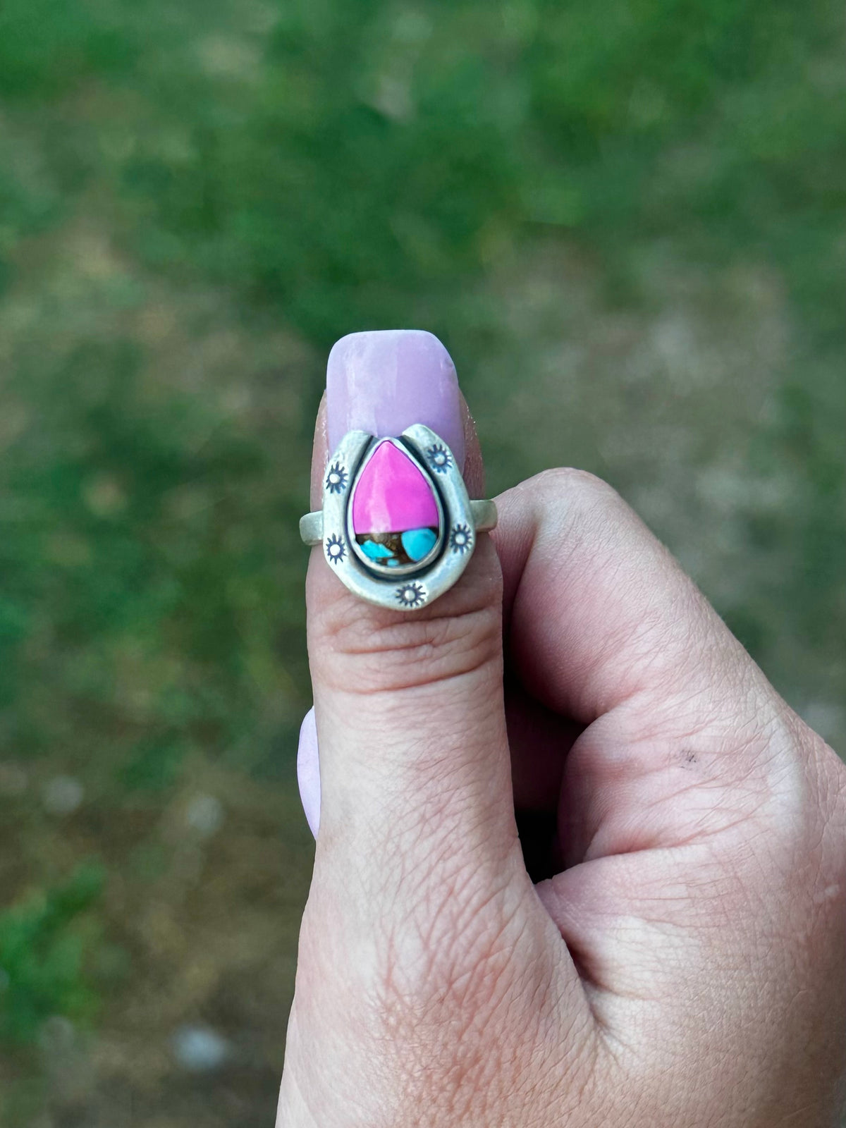 Adjustable cotton candy horse shoe ring
