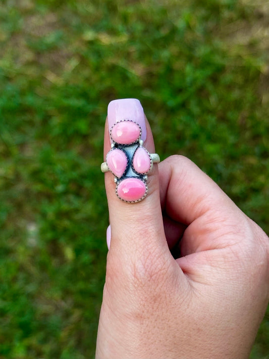 Adjustable pink conch ring