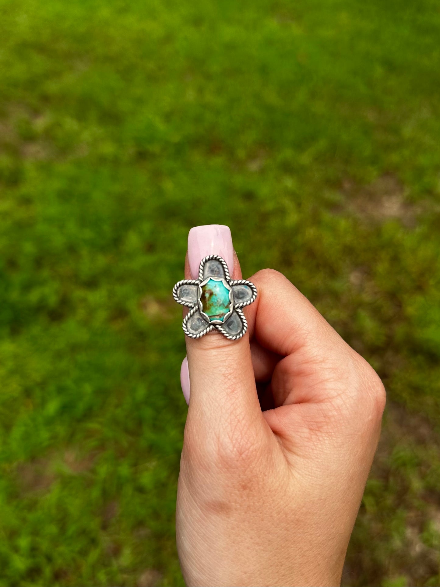 Adjustable Kingman flower ring