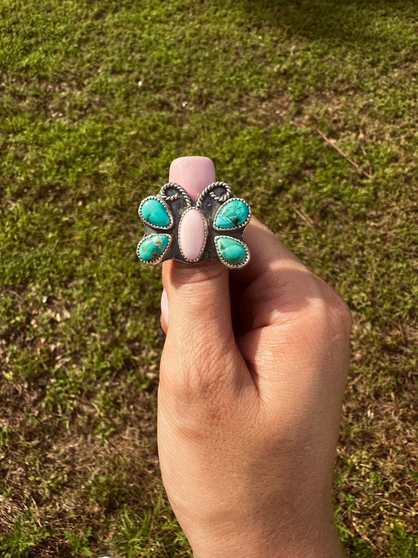 Adjustable Pink conch & kingman ring