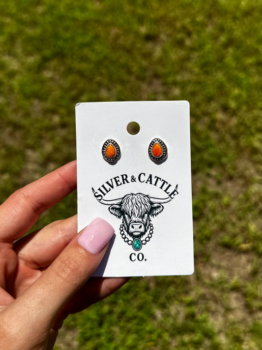 Orange spiny stud earrings