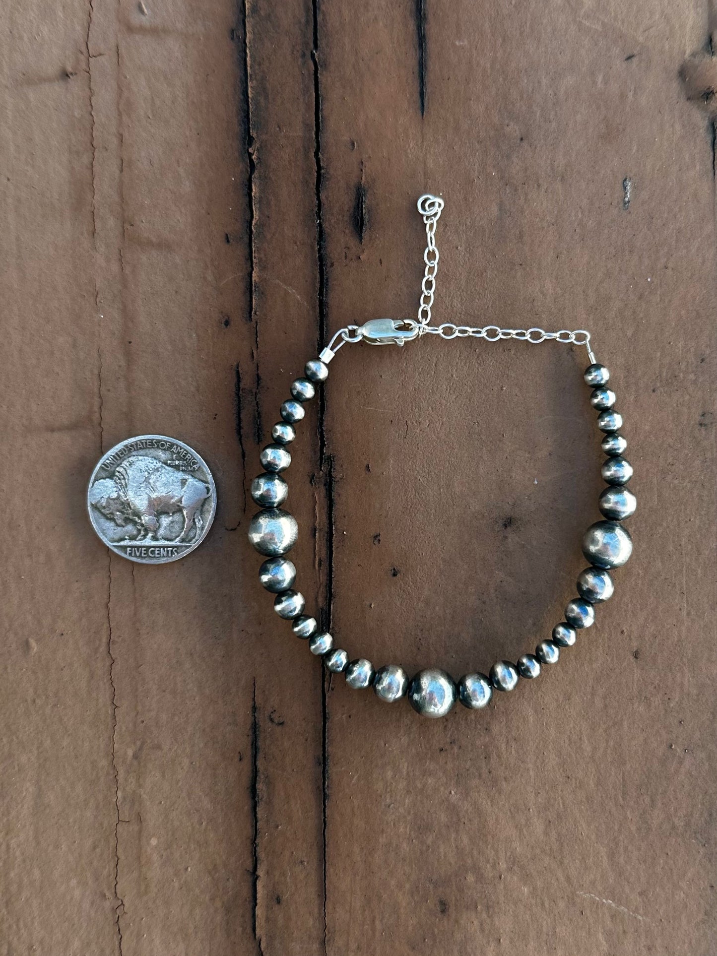 Graduated bracelet